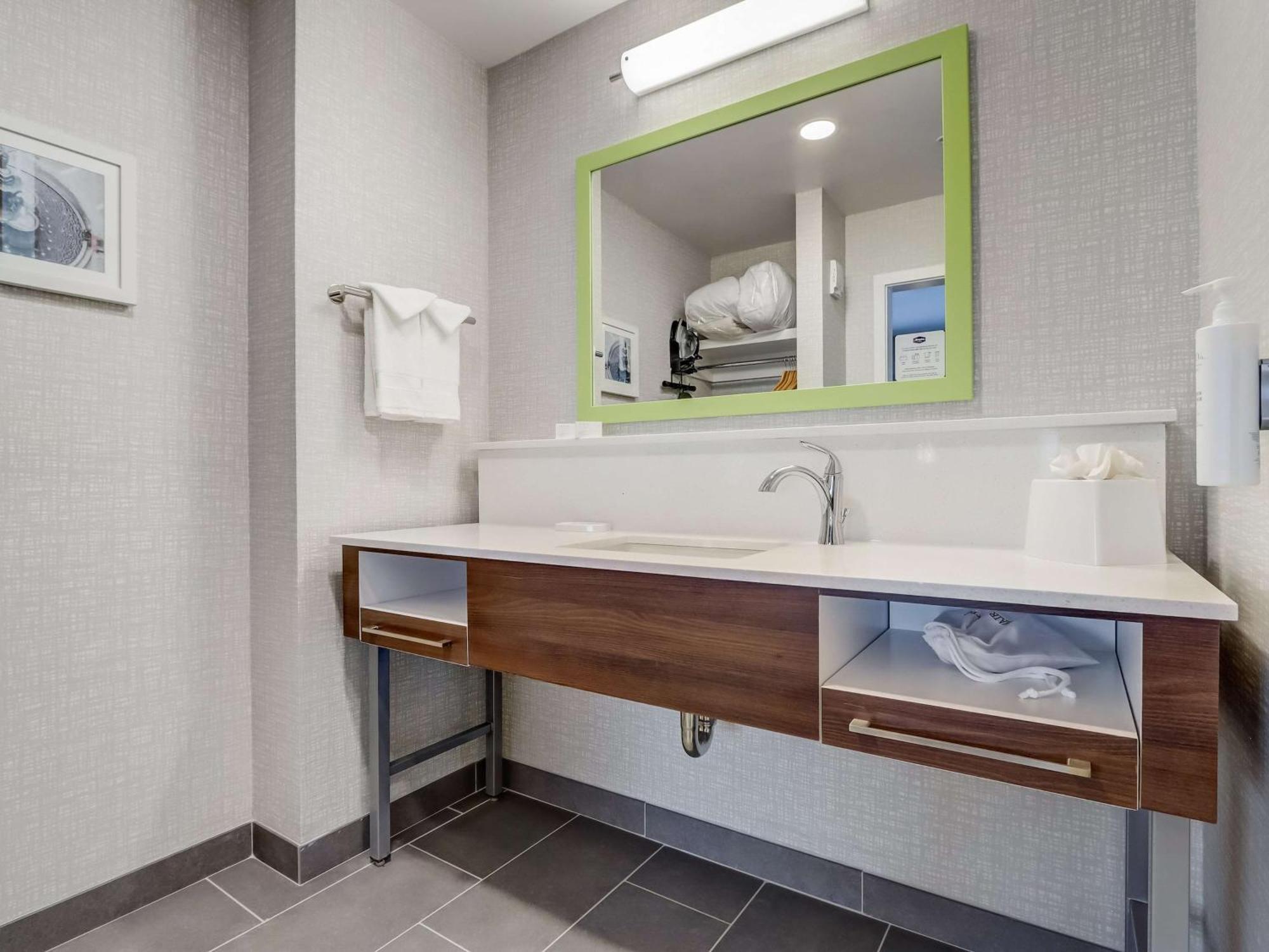 Hampton Inn & Suites Cincinnati Midtown Rookwood المظهر الخارجي الصورة