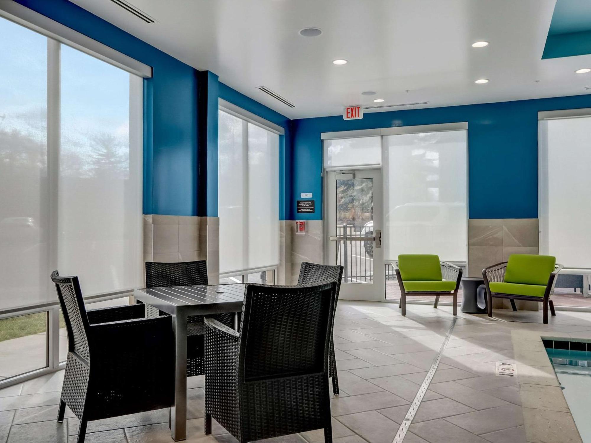 Hampton Inn & Suites Cincinnati Midtown Rookwood المظهر الخارجي الصورة