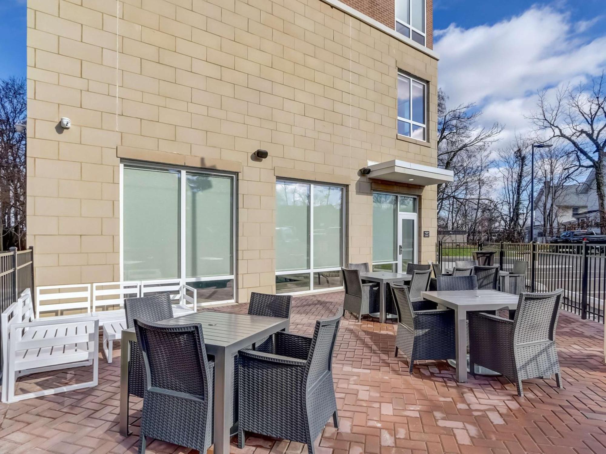 Hampton Inn & Suites Cincinnati Midtown Rookwood المظهر الخارجي الصورة